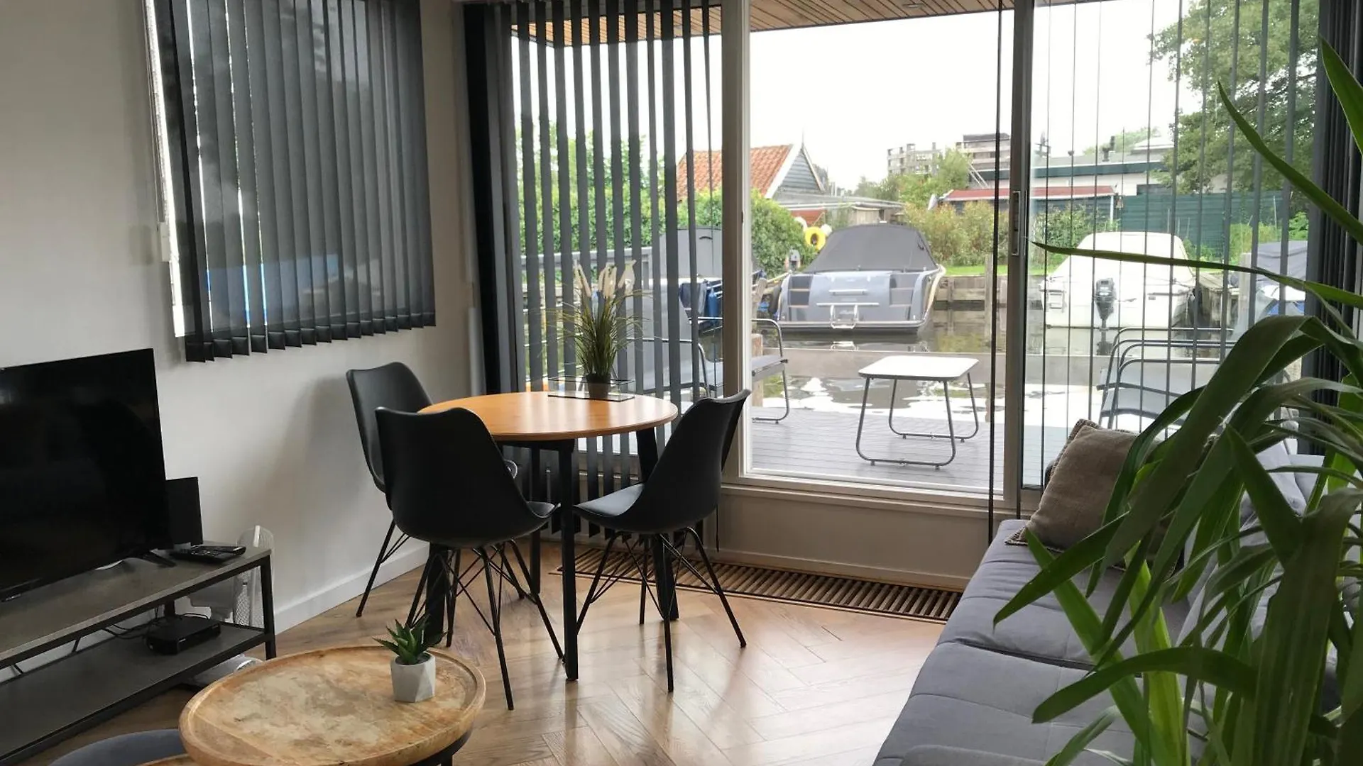 Quiet Waterloft Near Amsterdam And Schiphol Ws11 Hotel Aalsmeer Botel